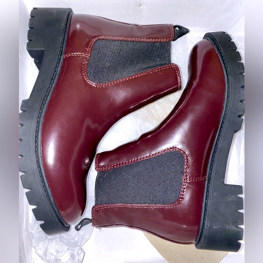 Steve Madden Ottis boot burgundy patent leather bootie ankle boot